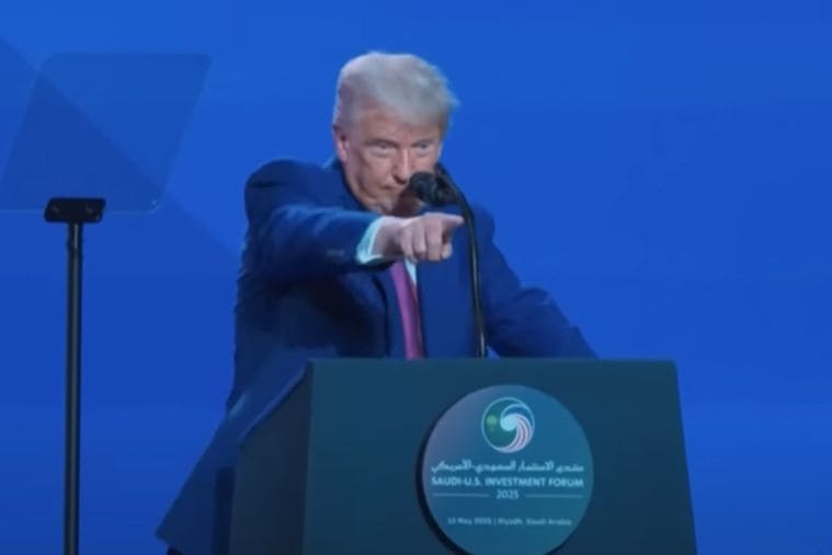 Donald Trump za govornicom
